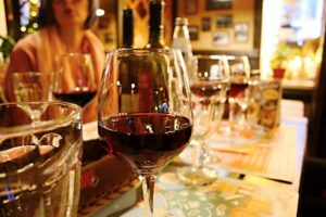 Dégustez un bon vin au restaurant