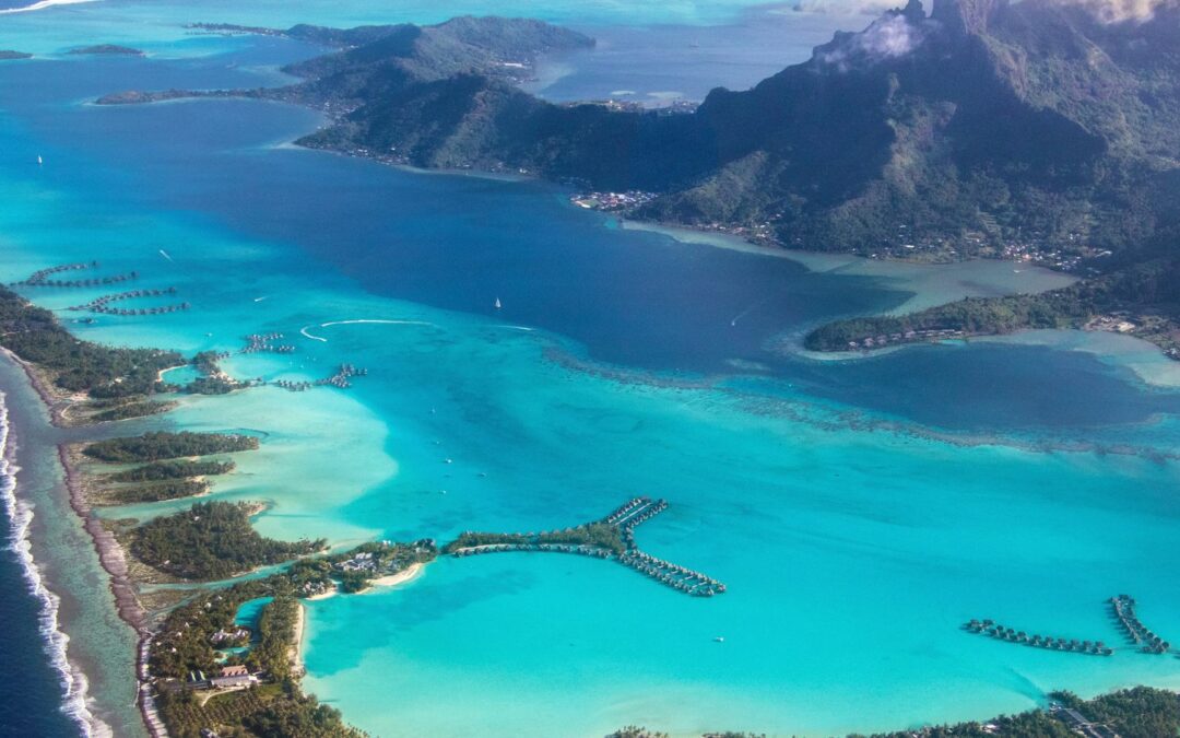 Les meilleures destinations pour un voyage de noces : Seychelles vs Bora Bora